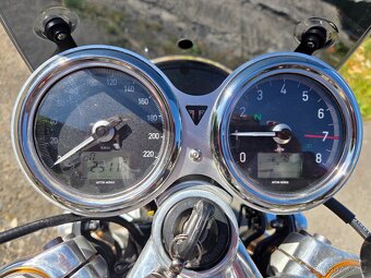 Prodám Triumph Thruxton R - 8