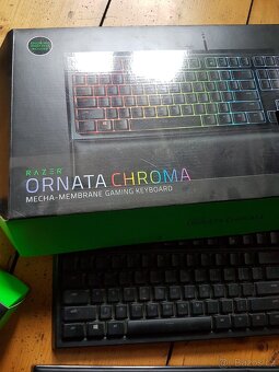 Razer Ornata Chroma a DeathAdder Elite - 8