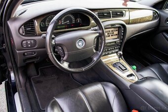 Jaguar S-Type 4.2 V8 Executive - 8