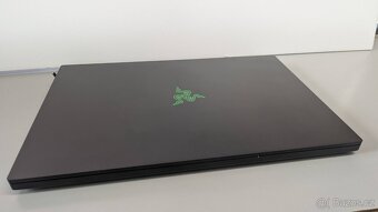 Herní notebook Razer Blade Pro 17, i7, RTX2080, 16GB/512GB - 8