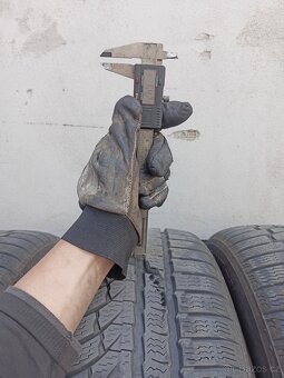 4x Nokian WR A4 225/50 R17 94V (Dot 4119) zimní - 8