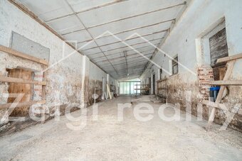 Nabízíme k pronájmu zemědělský areál o celkové ploše 2 268 m - 8