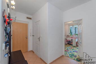 Prodej 3+1, 74,5 m², Znojmo – prostorný, s balkonem a sklepe - 8