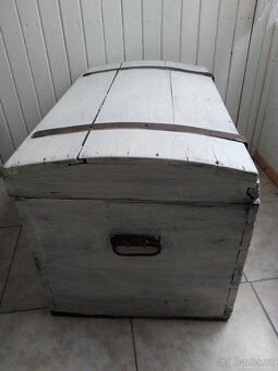 Stará dřevěná truhla-vhodná k renovaci - 8