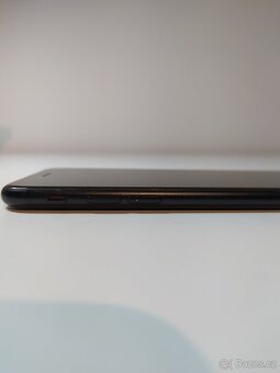 iPhone 7, 32 GB, černý - 8