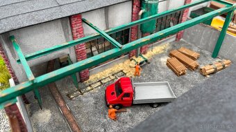 Kolejiště v Ikea stolku, mašinky H0/H0f, diorama vláčky - 8