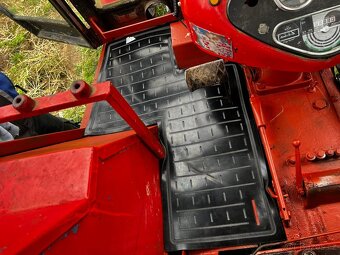 Gumová rohož Zetor 5511, 5611, 5711, 5745, 6711, 6745 ,6911. - 8