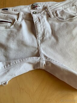 dámské bílé kraťasy zn. Tommy Hilfiger - vel. S/M - 8