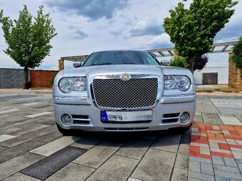Chrysler 300C 5.7 V8 Hemi 4x4 - 8