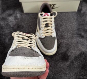 Jordan 1 Low Reverse Mocha Travis Scott - 8