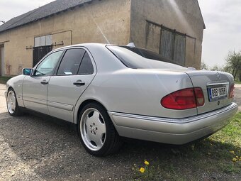 Mercedes Benz W210 E420 V8 - 8