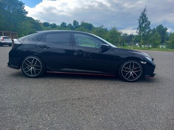 Honda Civic 1.5i VTEC Sport Plus 134 kW Manuál - 8