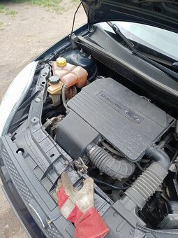 Prodám Ford Fiesta 1,3 benzín, 51kw, r.v. 3 /2005, 173.900km - 8