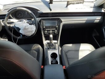 2022 Volkswagen Passat SE 2.0L FWD - 8