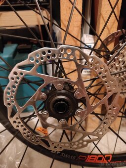 Prodám sadu kol DT swiss p1800 spline + komponenty - 8