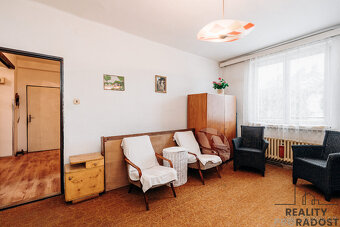 Prodej bytu 3+1 71m² se zahrádkou a dvougaráží – Nádražní - 8