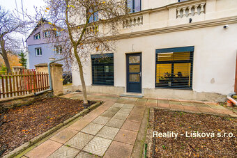 Prodej areálu s všestranným využitím nedaleko dálnice Praha - 8