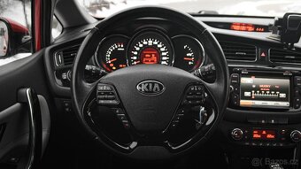 Kia Cee´d, 1,6/99kW Kamera Navigace 1.maj - 8