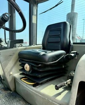 KLOUBOVÝ NAKLADAČ KOMATSU WA 75 - 8