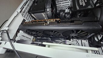 AMD Radeon RX 6800 - 8