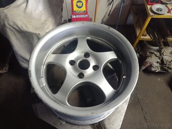 ALU 16 x 9 - 8