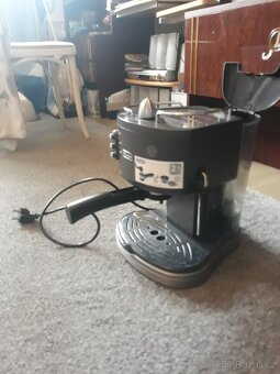 KÁVOVAR  ZN.  DELONGI  220  V.  (  1100  WATT  ) - 8