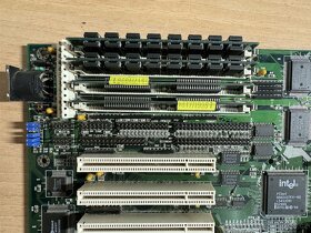 QDI P5I437P410/FMB Socket7 + Pentium 120MHz + 4xRAM + Cooler - 8