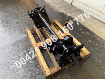 Prodám nový rychloupínák+paletové vidly na CAT traktorbagr - 8