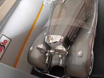Mercedes-Benz, Aston Martin a Ford 1:18 Maisto - 8