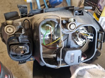 Přední světla Volkswagen Golf 4 - Hella - 8