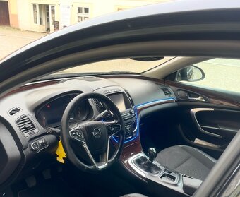 Prodám Opel Insignia 2.0 CRDi / 125KW Výbava TOUR - 8