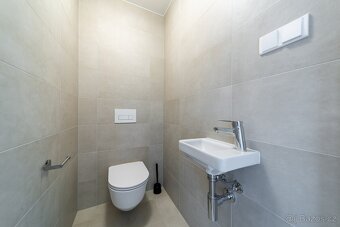 Pokoj s trvalým pobytem pro pár nebo 2 dívky — Praha 9 - 8