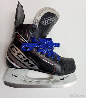 Brusle CCM Jetspeed FT680 YTH  EU32 - 8
