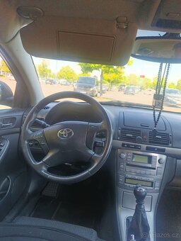 Toyota Avensis - 8