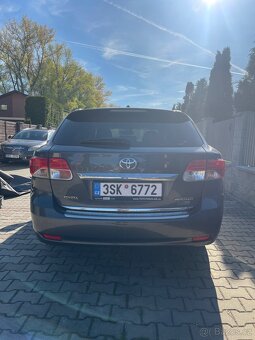 Toyota Avensis - 8