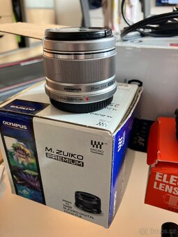 Prodám Olympus OL-E-M5 OM-D + příslušenství - 8