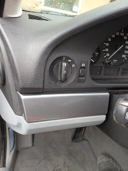BMW E39 díly z interiéru - 8