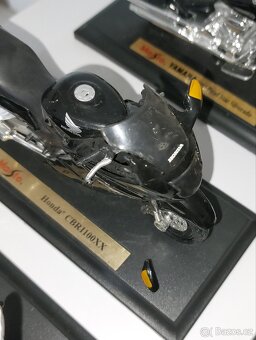 Auta 1:43 motorky 1:18 - 8