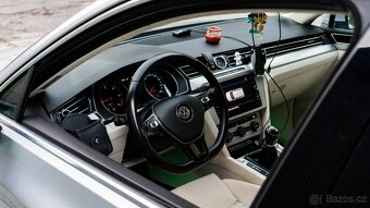 Volkswagen Passat Variant 2.0 TDI BMT Business Comfortline - 8