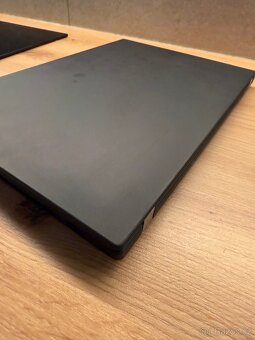Lenovo ThinkPad T14 - 8