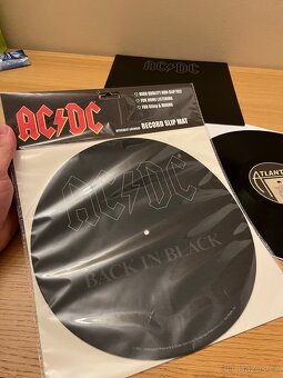 AC/DC – Back In Black - 8