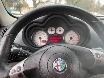 Alfa Romeo 147 1,9 JTD rok 2005 klima - 8