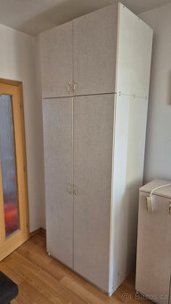 Sada skříní a poliček z lamina - 8