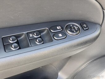Hyundai I30 1.4CVVT , 80 kW benzín, 2012 - 8