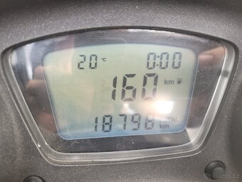 Piaggio X10 125 - 8