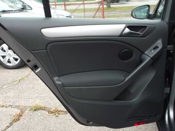 Volkswagen Golf 1,4 16V aut.kl,plnáserviska,TOPstav - 8