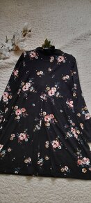 Clockhouse květované šaty s dlouhými rukávy - 8