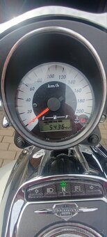 Suzuki Intruder M800 - 8