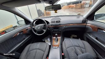 Prodám díly mercedes E rok 2006 - 8