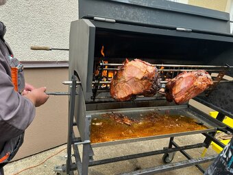 Pronájem grillu na prase, kýtu, krůtu, prasetoč... - 8